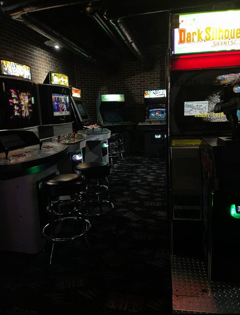 aesthetic photo of old-school arcade games Abandoned Arcade Aesthetic, Dark Arcade, Vintage Dark Aesthetic, Arcadecore Aesthetic, Moodboard Pics, Arcade Aesthetic, Arcade Machine, Rap Music, Horror Movie