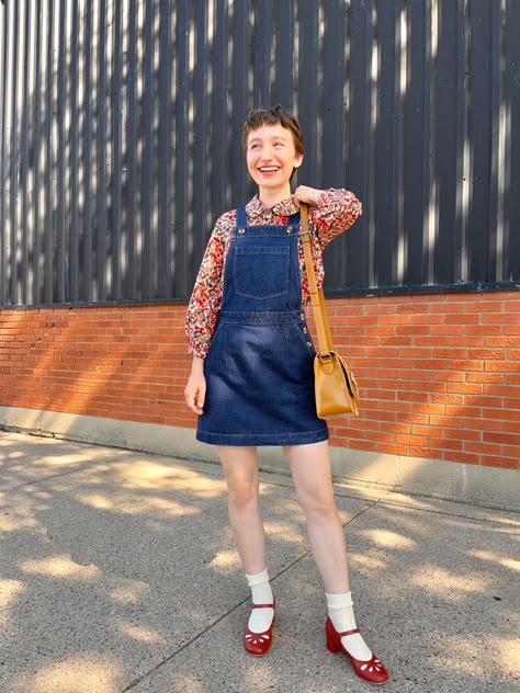 Granny Outfits Aesthetic, Fun Quirky Outfits, Quirky Vintage Fashion, Maximalist Summer Outfits, Donut Outfit, Twee Style, Fashion Outfits Modest, Girls Spring Outfits, Thrifted Outfits