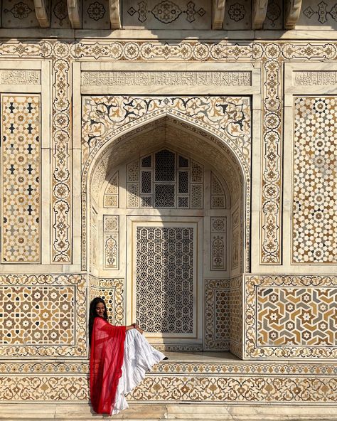 Aaja chanda bahon mein Tujh mein hi gum ho jaaun main Tere naam mein kho jaaun 🌙🌹 . . [Agra, Taj Mahal, india travel couple , travel destinations, desi aesthetic , desi Pinterest aesthetic] . . . . . #fyp #tajmahal #agra #indiantravelblogger #explorepage #travelcouple #coupletravel Taj Mahal Photoshoot Ideas, Taj Mahal Aesthetic Girl, Taj Mahal Pics Ideas, Photo Ideas At Taj Mahal, Tajmahal Photoshoot Ideas, Taj Mahal Poses Pictures, Travel India Aesthetic, Rajasthan Photo Ideas, Tajmahal Poses