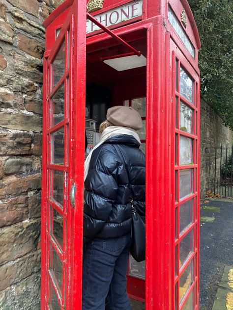 England Student Aesthetic, Exchange Student Europe, Exchange Student Aesthetic London, Foreign Exchange Student Aesthetic, Exchange Student Aesthetic, Pant Aesthetic, Vintage Skincare, Dior Nike, Foreign Exchange Student