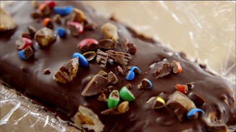 Hostess Snack Cakes, Reeses Ice Cream, Layered Ice Cream Cake, Diy Ice Cream Cake, Sundae Recipes, Homemade Ice Cream Cake, Cinnamon Ice Cream, Video Food, Boxed Cake