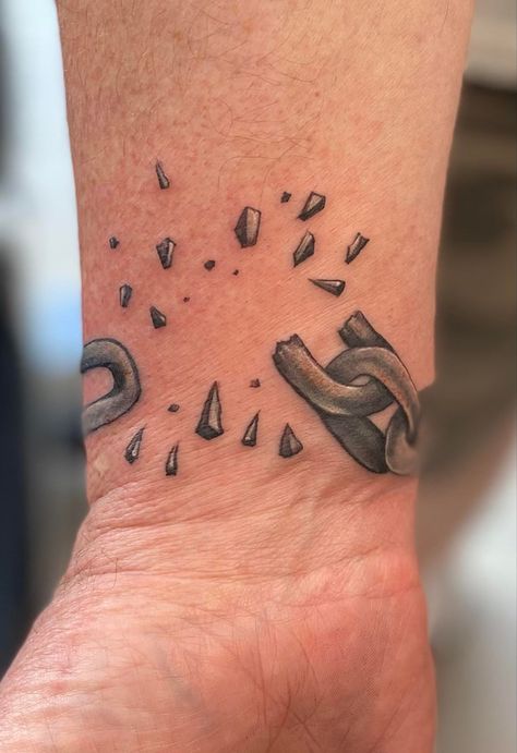 Broken chain. ExJW tattoo idea Chain Break Tattoo, Break Every Chain Tattoo, Curse Breaker Tattoo, Generational Curse Breaker Tattoo, Chain Breaker Tattoo, Broken Chain Tats, Breaking Chains Tattoo, Broken Tatoos Ideas, Break Up Tattoos