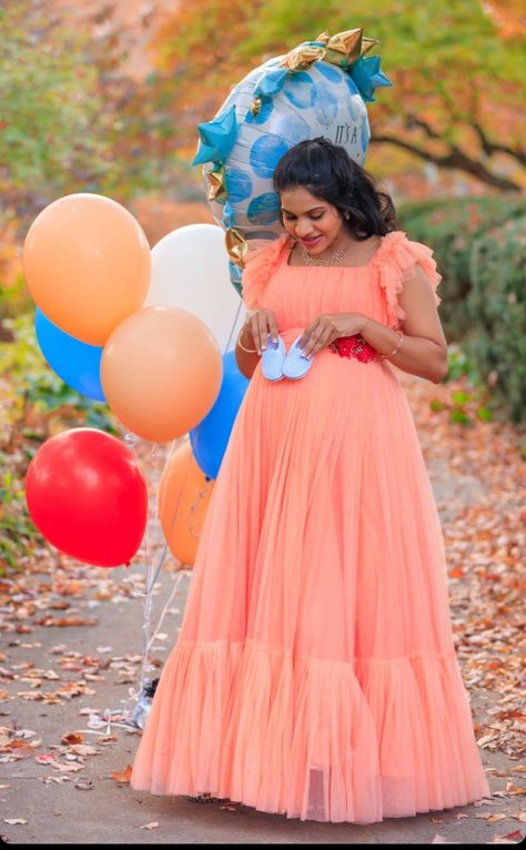 Gender Reveal Dress Ideas For Mom, Gender Reveal Dresses For Mom, Simple Maternity Outfits, Gender Reveal Outfit For Mom, Baby Shower Dress For Mom, Maternity Gown Photography, Bump Pics, Gender Reveal Dress, Maternity Shoot Outfit