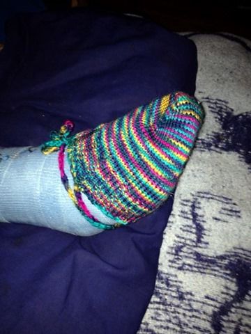 Toe Socks for Cast-Wearers | String-Or-Nothing Cast Sock, Sock Ideas, Toe Socks, Knitting Ideas, Embroidered Friendship Bracelet, Friendship Bracelets, Written By, Socks, It Cast