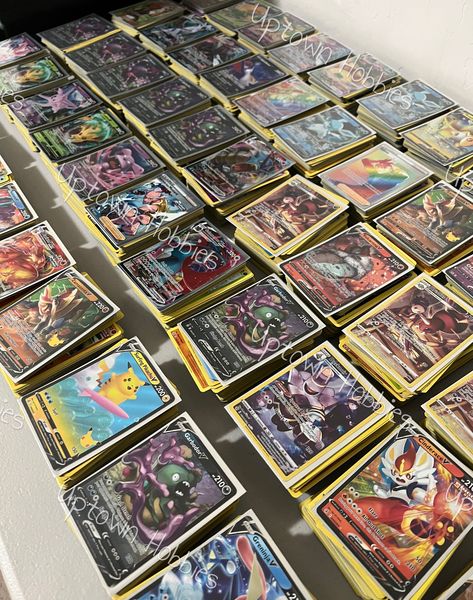 Lot of 50 Pokemon Cards Rares & Holos + 1 Ultra Rare Pokemon Card Collection, Retro Room Ideas, Pokemon Z, Kartu Pokemon, Rare Pokemon Cards, Pretty School Supplies, Cool Pokemon Cards, Lego Room, Pokemon Toy