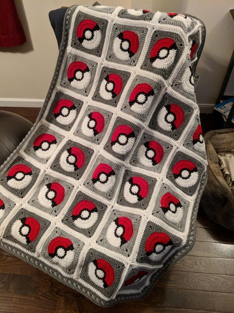 Crochet For Guys, Blanket Ideas Crochet, Quilt Crochet, Blanket Patterns Crochet, Pokemon Crochet Pattern, Awesome Crochet, Childrens Rooms, Crochet Pokemon, Crocheting Projects