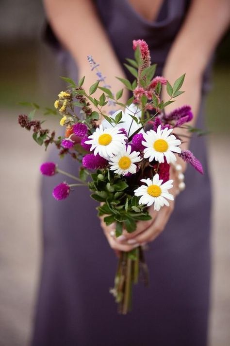 Flowers Virginia Vineyard Wedding, Small Wedding Bouquets, Fall Wedding Flowers, Wildflower Bouquet, Small Bouquet, Wildflower Wedding, Deco Floral, Wedding Flower Arrangements, Bouquet Of Flowers