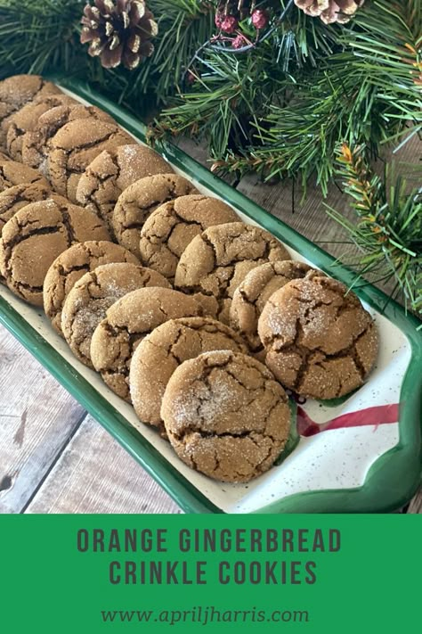 Crunchy on the outside, soft and yielding on the inside, my Orange Gingerbread Crinkle Cookies have a warm gingerbread flavour spiked with a hint of orange. Don't miss this easy cookie recipe the whole family will love! Gingerbread Crinkle Cookies, Everything Cookies, Easy Cookie Recipe, Caramel Pretzels, Toffee Cookies, Crinkle Cookies, Spice Cookies, Incredible Recipes, Easy Cookie Recipes