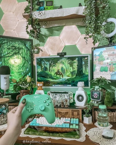 Forest Gaming Room, Cottage Core Gamer Room, Fairy Gaming Setup, Nature Gaming Setup, Sage Green Pc Setup, Sage Green Gaming Setup, Green Gaming Room, Boho Gaming Setup, Green Pc Setup