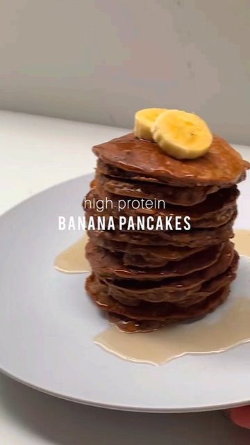 Protein Banana Pancakes, Lose Stomach Fat Diet, Healthy Protein Pancakes, Protein Powder Pancakes, 30g Protein, Banana Protein Pancakes, Healthy Nutella, Nutella Pancakes, Banana Slices