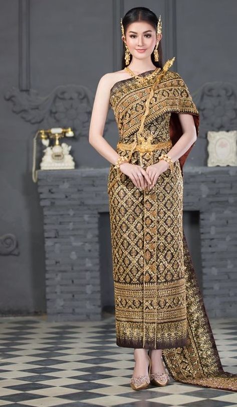 Thailand Clothing, Thailand Outfit, Cambodian Dress, Khmer Dress, Traditional Wedding Dress, Khmer Empire, Thai Clothes, Khmer Wedding, Wedding Costume