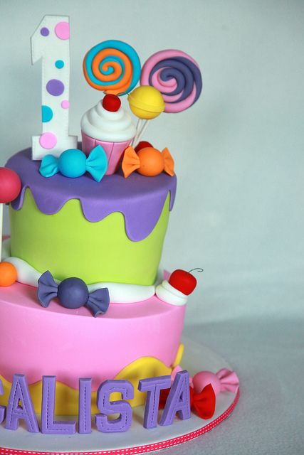 candyland cake | Calista's Candyland Cake | Flickr - Photo Sharing! Candyland Cake, Candy Cakes, Gateaux Cake, Candy Cake, Specialty Cakes, Candy Party, Birthday Cake Kids, Girl Cakes, Fondant Cakes