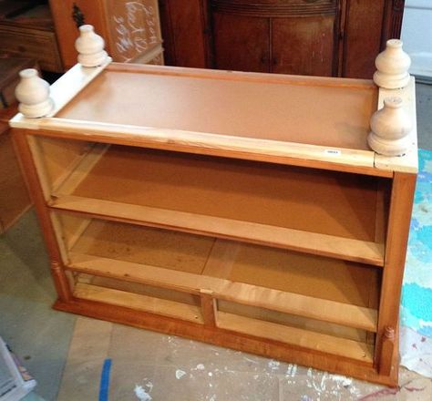 How to add feet to a dresser - perfect way to makeover a Goodwill dresser! www.goodwillvalleys.com/shop Dresser Makeover Diy, New Yorker Loft, Diy Dresser Makeover, Furniture Fix, Diy Dresser, Furniture Rehab, Dresser Makeover, Furniture Repair, Refurbished Furniture