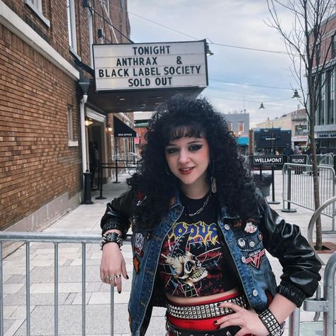 Thrash Metal Outfit, 80s Glam Rock Fashion, Heavy Metal Outfit, 1980s Makeup And Hair, 80’s Hair, 1980s Makeup, 80s Glam Rock, Metal Fits, 80s Trends