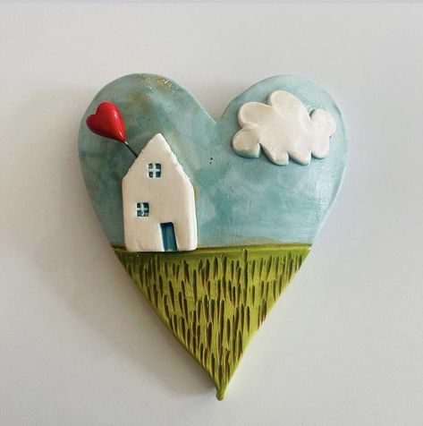 Clay Heart Ideas, Ceramic Birdhouse, Diy Air Dry Clay, Air Dry Clay Projects, Ceramic Workshop, Clay Wall Art, Pottery Handbuilding, Clay Crafts Air Dry, Pottery Crafts