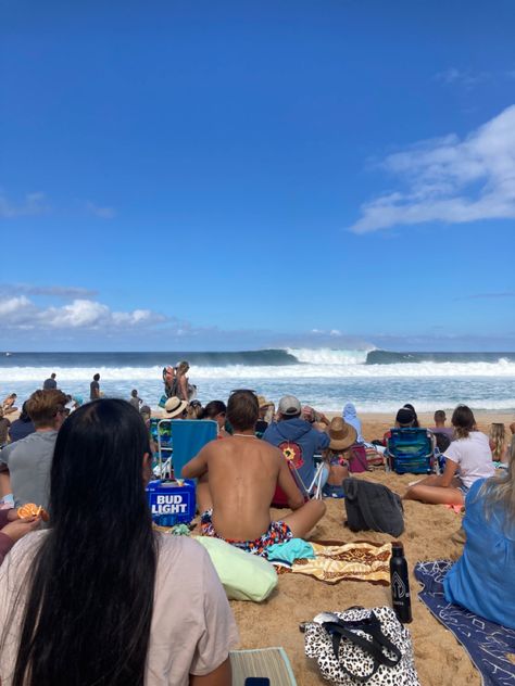 Hawaii Living Aesthetic, Blue Crush Aesthetic, Surf Competition Aesthetic, Surf Lesson Aesthetic, Surfing Competition Aesthetic, Wsl Surf, Surfers Paradise Aesthetic, Hawaiian Aesthetic, Surfing Hawaii