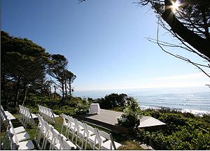 Intriguing Wedding Spots on the Oregon Coast - Getting Married on the Coast Oregon Beach Wedding, Exploring Oregon, Wedding Spots, Oregon Weddings, Portland Wedding Venues, Oregon Coast Wedding, Newport Oregon, Wedding Venues Oregon, Southern Oregon Coast