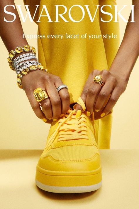 Hand Shots, Jewellery Photography Inspiration, Ankle Bracelets Diy, Jewelry Product Shots, Jewelry Editorial, Big Jewelry, Jewelry Photoshoot, Yellow Jewelry, Gems Bracelet