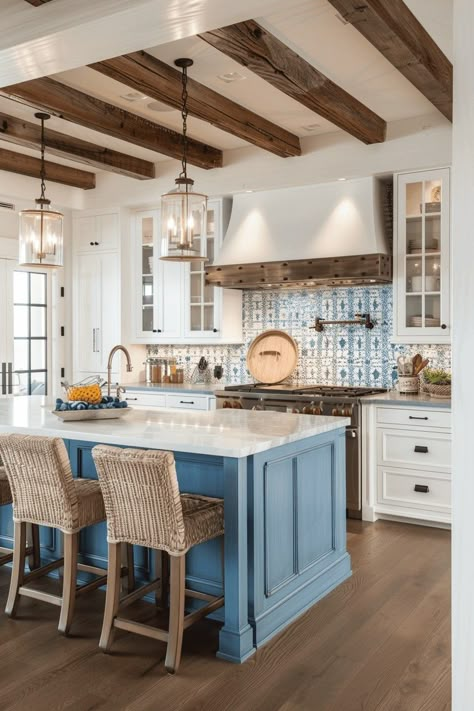 French Riviera Kitchen, Spanish Style Kitchen Mexican Hacienda, Kitchen Spanish Style, Spanish Villa Kitchen, Mexican Hacienda Kitchen, Spanish Inspired Kitchen, Styling Countertops, Design Open Kitchen, Modern Spanish Kitchen