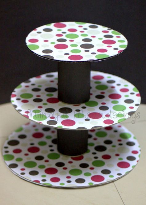 25 DIY Cupcake Stand Ideas Cardboard Tiered Stand Diy, Pringles Can Ideas, Tier Cupcake Stand, Diy Cupcake Stand, 3 Tier Cupcake Stand, Diy Cake Stand, Cupcake Tiers Stand, Pringles Can, Diy Cupcake