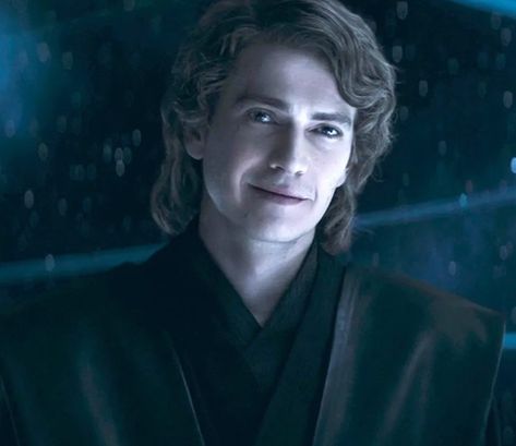 Anakin Skywalker Icon, Anakin Darth Vader, Anakin Vader, Anakin And Padme, The Fallen Angel, Star Wars Anakin, Star Wars Love, Star Wars 2, Hayden Christensen