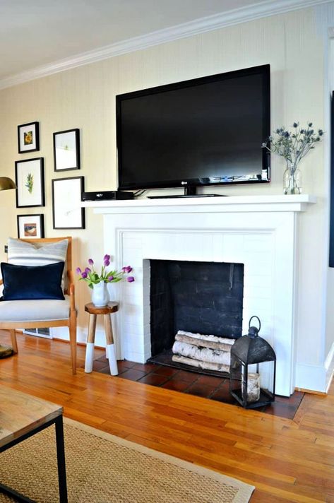 40 Unique Fireplace Mantel Ideas Easy Fireplace Makeover, Basic Fireplace, Old Brick Fireplace, Fireplace Makeover Ideas, Easy Fireplace, Floating Fireplace Mantel, Contemporary Fireplace Designs, Diy Fireplace Mantel, Floating Fireplace