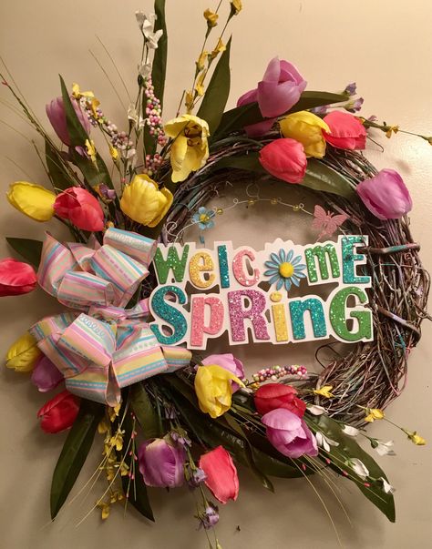 A personal favorite from my Etsy shop https://www.etsy.com/listing/580360214/welcome-spring-wreath Dry Brush Painting, Floral Designs Arrangements, Colorful Wreath, Spring Decoration, Wall Wreath, Floral Wreaths, Spring Pastels, Spring Tulips, Rustic Wreath