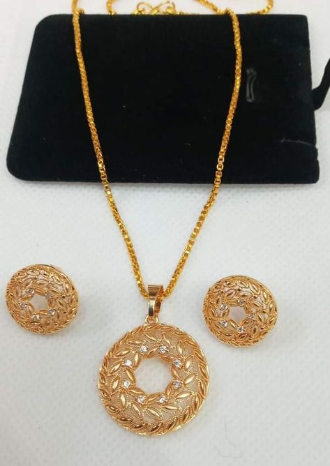 Locket Gold Design, Gold Pendent Designs, Pendent Set Gold, Turkish Gold Jewelry, Pandora Jewelry Necklace, Locket Gold, Unique Gold Jewelry Designs, Wedding Jewelry Sets Bridal Jewellery, Pendant Designs