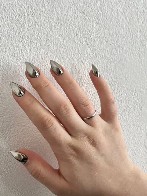 Kitty Claws Nails, Short Claw Nails, Cat Claw Nails, Vampire Nails, Short Stiletto, Cute Nail Colors, Mens Nails, Sharp Nails, Pointy Nails