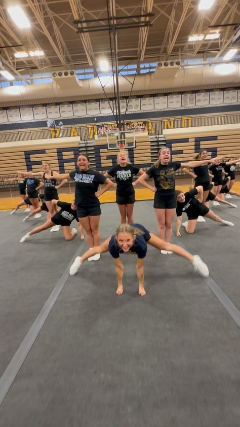 World Cheer Exchange | Hartland is ready!!! 🤩🫶🏻 You put in the work, and now it’s time to shine bright! Good Luck at STATE FINALS QUEENS!!!! @hartlandcheer… | Instagram Cheerleading Pyramids Level 1, Cheer Formation For 12, Cheer Formations, Cheer Pyramids, Cheerleading Pyramids, Youth Cheer, High School Cheerleading, Cheer Routines, School Cheerleading