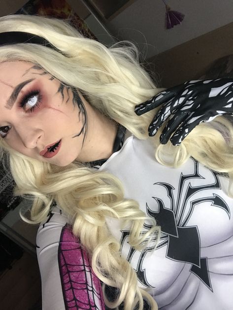 My Antigwenom cosplay 🖤 Spider Gwen Venom Cosplay, Venom Cosplay Female, Venom Inspired Makeup, Venom Inspired Outfit, Ghost Spider Makeup, Venom Makeup Female, Venom Costume Female, Gwen Stacy Makeup, Spider Gwen Makeup