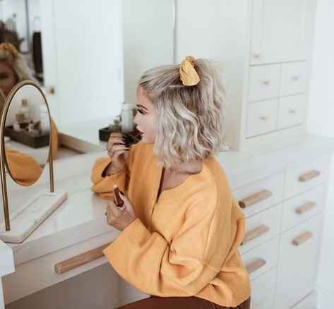 Cara Loren Hair, Cara Loren Style, Fall Beauty Trends, Cara Loren, Short Hairdos, Fall Beauty, Work Hairstyles, Short Blonde Hair, Popular Hairstyles