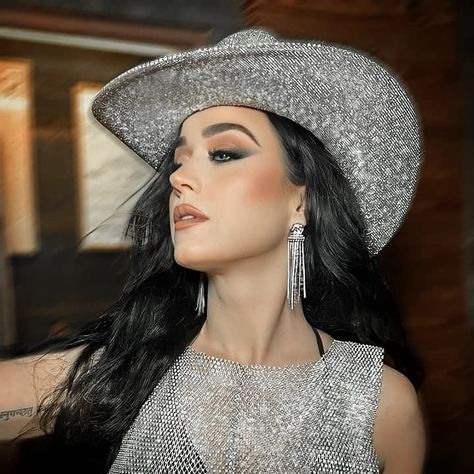 Katy Perry Aesthetic Icon, Katy Perry Outfits, Katy Perry Hot, Denim And Diamonds, You're So Pretty, Female Idols, Fun Photoshoot, Katy Perry, Moda Fashion