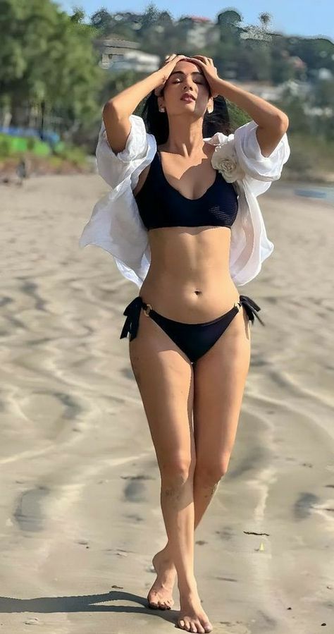 X Sonal Chauhan, Most Beautiful Eyes, Bollywood Girls, Indian Actress Hot Pics, Bollywood Celebrities, Gif, Actresses, On Twitter, Twitter