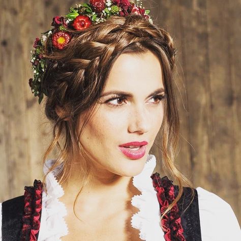 Octoberfest Hair, Oktoberfest Hair, Oktoberfest Hairstyle, Estilo Boho Chic, Style Rock, Estilo Boho, Hair Inspo, Braided Hairstyles, Boho Chic