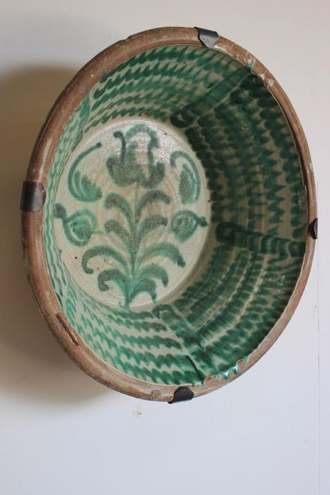 Large 19th cent Spanish Fajalauza Lebrillo Bowl Moroccan Style Interior, Marble Ceramics, Rustic Pottery, Mediterranean Decor, Green Bowl, Pottery Crafts, Blue Pottery, Antique Ceramics, Ceramic Dishes