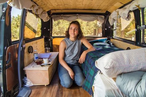 Kangoo Camper, Kombi Motorhome, Van Dwelling, Toyota Van, Vans Girl, Toyota Previa, Micro Camper, Bedding Inspiration, Vans Kids