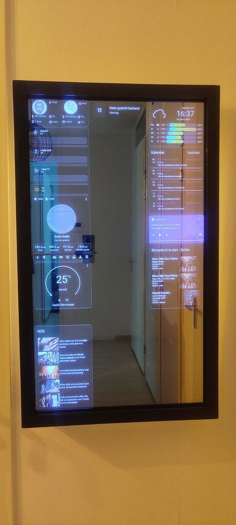 The Brain of my Smart Home: A Home Assistant based Magic Mirror including Face Recognition and Touch Screen Futuristic House Interior, Home Assistant Dashboard, Smart Mirror Diy, Futuristic Houses, Mirror Technology, Smart Home Ideas, Tech Gadgets Technology, Two Way Mirror, Mirror Screen