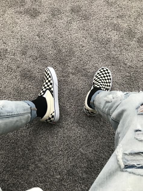 Slip On Outfit, Mens Photoshoot, Custom Vans Shoes, Checkered Shoes, Penny Board, Vans Checkered, Vans Checkerboard, Mens Photoshoot Poses, Cool Outfits For Men