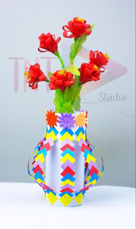 DIY Flower Pot Easy Idea How To Make A Color Paper Beautiful Vase At Home Simple Paper Craft Paper Vase Craft, Paper Flower Pot, Rava Ladoo, Paper Flower Vase, Flower Crafts Kids, Paper Flower Arrangements, Easy Paper Flowers, Paper Peonies, Paper Vase