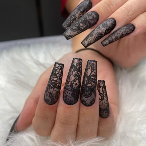 Nail Art Creative, Lace Nail Design, Lace Nail Art, Black Coffin Nails, Hippie Nails, Punk Nails, Lace Nails, Gothic Nails, Goth Nails