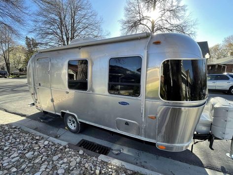 2014 Airstream 22ft Sports FB, back bumper, electric hitch jack, liftable hydraulic bed frame. Comes with an equalizer sway control hitch. The trailer has a restored/rebuilt title and was restored by a professional service. Recently replaced reinforced the front panel. Hydraulic Bed, Airstream Sport, Airstream Travel Trailers, Airstream Trailers For Sale, Rock Guard, Airstream Trailers, Equalizer, Camper Trailers, Vintage Camper