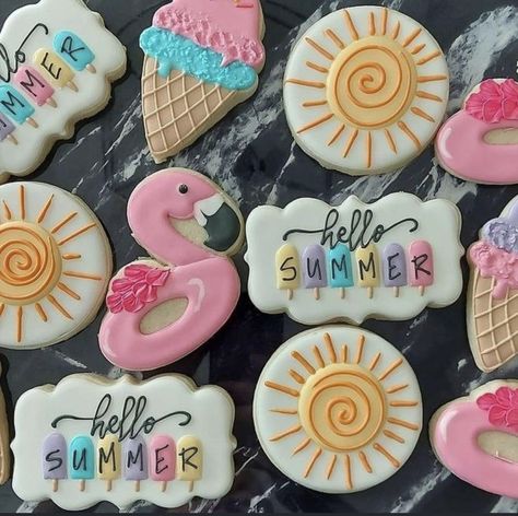 Summer Time Cookies Decorated, Last Day Of School Cookies Decorated, Beach Ball Sugar Cookies, Summer Theme Sugar Cookies, Pool Party Sugar Cookies, Beach Cookies Royal Icing, Summer Cookie Ideas, Summer Themed Sugar Cookies, Pool Party Cookies Decorated