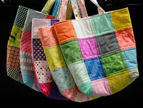 Quilted Tote Bags Patterns, Patchwork Quilting Designs, Handbag Tutorial, Diy Bag Designs, Diy Bags Patterns, Tote Bags Sewing, Quilted Tote Bags, Patchwork Quilt Patterns, Patchwork Bags