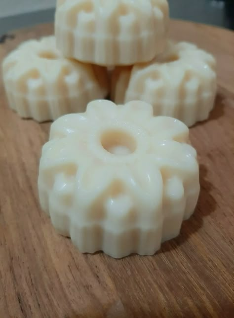 DIY Shea and Cocoa Butter Lotion Bars Best Lotion Bars Recipe, Diy Lotion Bars Without Beeswax Recipe, Diy Lotion Bars Recipes, Diy Lotion Bars, Shea Butter Lotion Bars, Shea Butter Diy, Diy Skincare Products, Homemade Lotion Recipe, Cocoa Butter Lotion