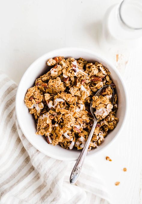 This Cinnamon Roll Granola recipe is made with whole grain oats, spices, olive oil, and maple syrup. An optional swirl of icing included! Gluten-free, vegan. Cinnamon Roll Granola, Pastry Photography, Granola Ingredients, Baked Granola, Gluten Free Granola, Breakfast Sweets, Plant Based Breakfast, Granola Recipe, Gluten Free Grains