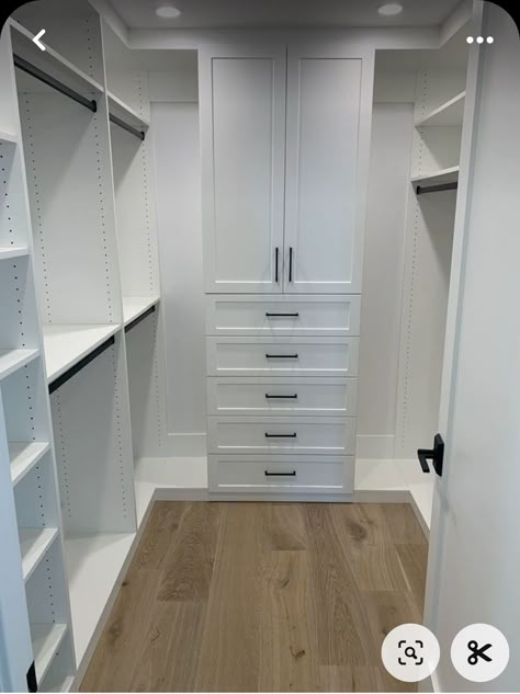 Organizer Closet Ideas, Shoe Organizer Closet, Closet Shoe Organizer, Small Master Closet, Closet Wallpaper, Diy Walk In Closet, Master Closet Design, Small Walk In Closet, Closet Planning