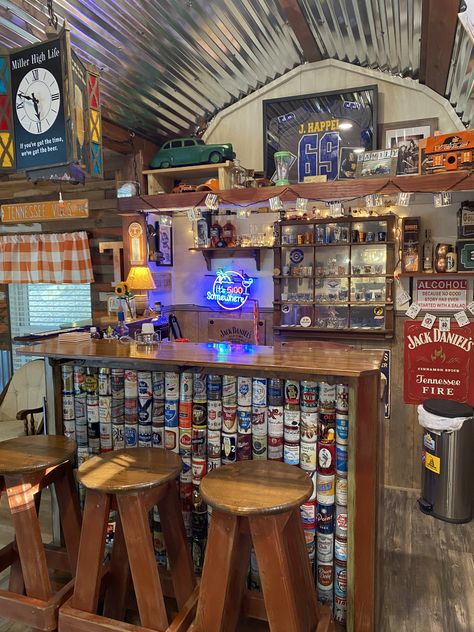 Man Cave Garage Bar, Party Basement Ideas, Garage Bar Ideas Man Caves, Party Barn Interior, Old School Bar, Man Cave Barn, Home Pub Ideas, Country Man Cave, Garage Bar Ideas