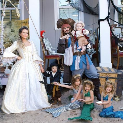 MADISON FISHER on Instagram: "Arrrrrrrrrrrrr ye excited for Halloween?! We are! Yo ho yo Ho a pirates life for us! 🏴‍☠️ Elizabeth Swan, Jack Sparrow, Captain Barbossa & his monkey, and the 3 mermaids! 🏴‍☠️" Elizabeth Swan Costume, Captain Barbossa, Elizabeth Swan, 3 Mermaids, Madison Fisher, Jack Sparrow Costume, A Pirates Life, Happy Hallow, Monkey Costumes