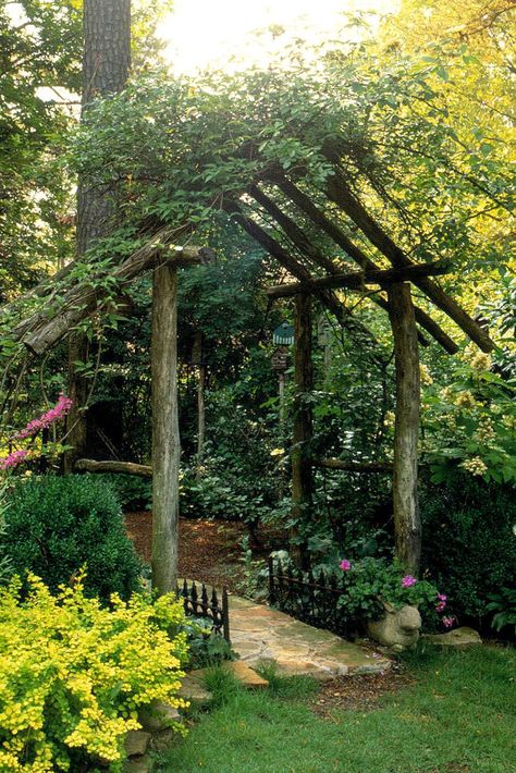 Rustic Garden Design, Rustic Arbor, Garden Cultivator, Garden Archway, Rustic Pergola, Garden Arbor, Garden Entrance, Garden Yard Ideas, Woodland Garden